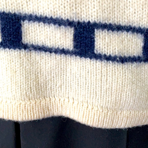 🇭🇰  Vintage Wool Sweater, Size S/8 - Picture 7 of 15